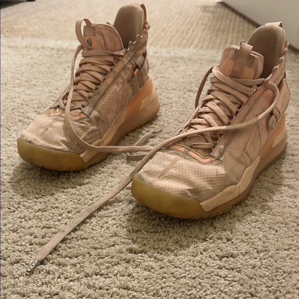 Air Jordan Salmon Air Max 720s